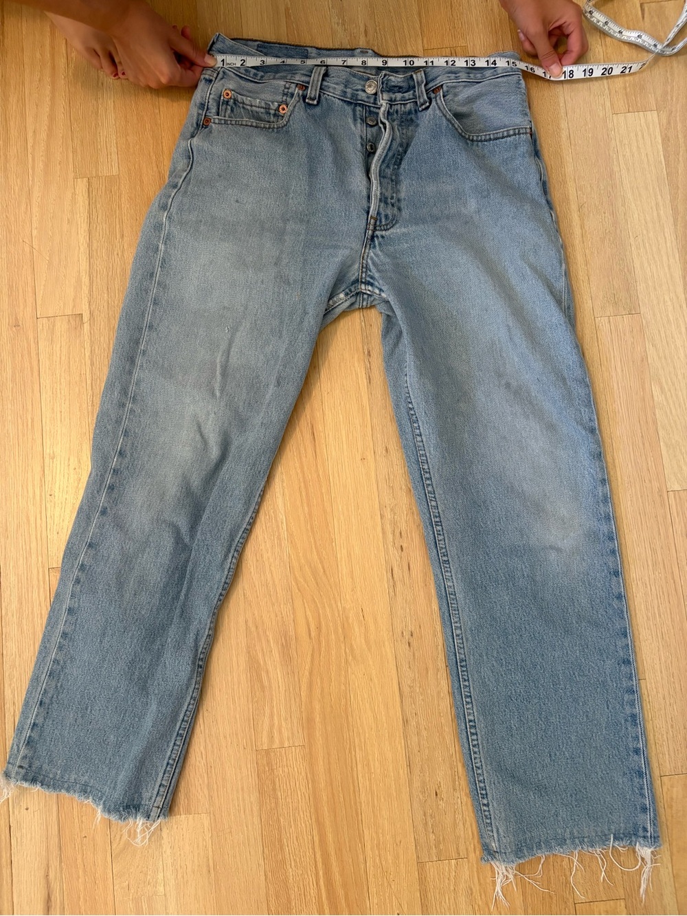 Classic Light Levi Wash Jeans cutoff waist 31” - Light Blue